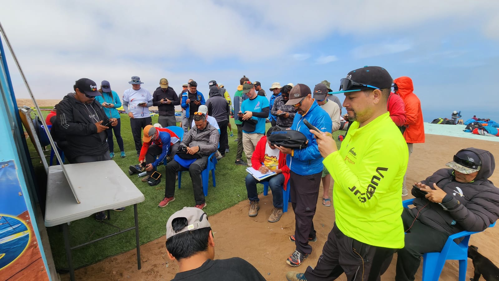 Briefing y organización de pilotos de parapente